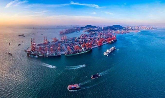 今年港口货物量大增，港口航运版块股涨停